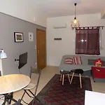 George's In Area فولوس