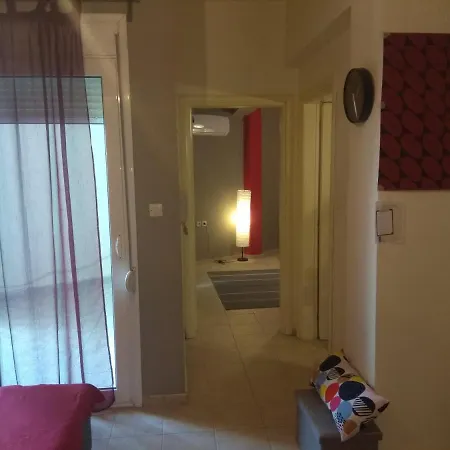 George's In Area Apartment