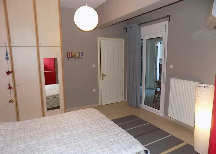 George's In Area Apartment Volos