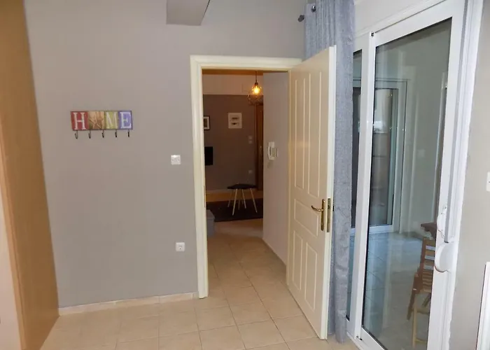 George's In Area Apartment Volos