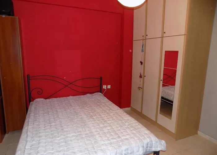 George's In Area Apartment